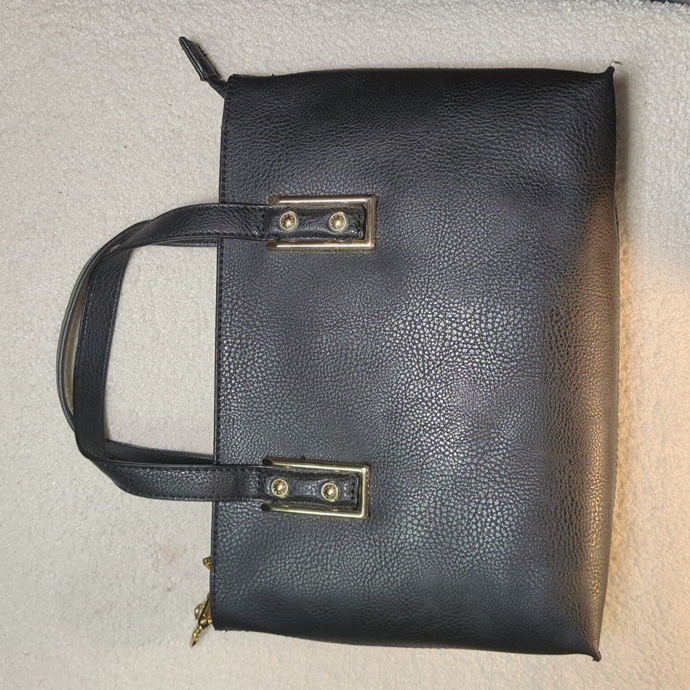 Aldo Black Faux Leather Handbag – Chic & Versatile Shoulder Bag - Picture 2 of 7